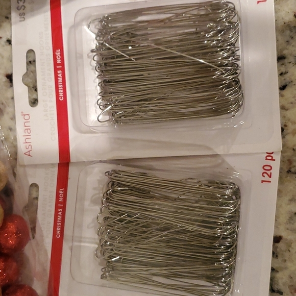 CHRISTMAS DELUXE FILLER & HOOKS - Picture 2 of 4